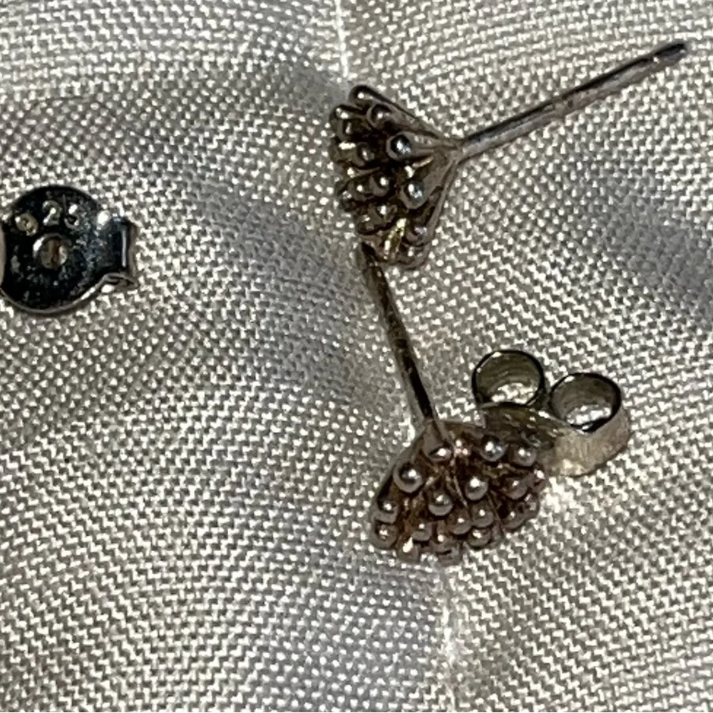 Group of silver 925 studs. - Picture 11 of 11